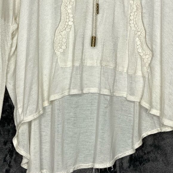 Kaitlyn‎ Pullover Hoody - Picture 3 of 8